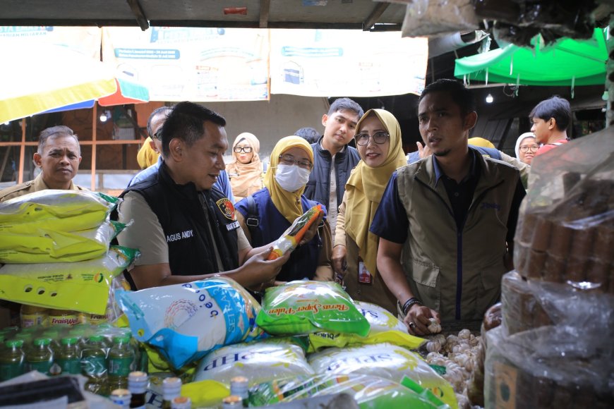 Jelang Ramadhan 1447 H, Satgas Pangan Polres Madiun Pastikan Stok Bahan Pokok Aman di Pasar Caruban